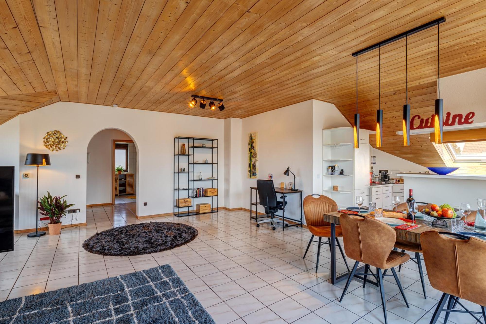 Apartment Stylish Loft With Balcony, Quiet And Spacious *