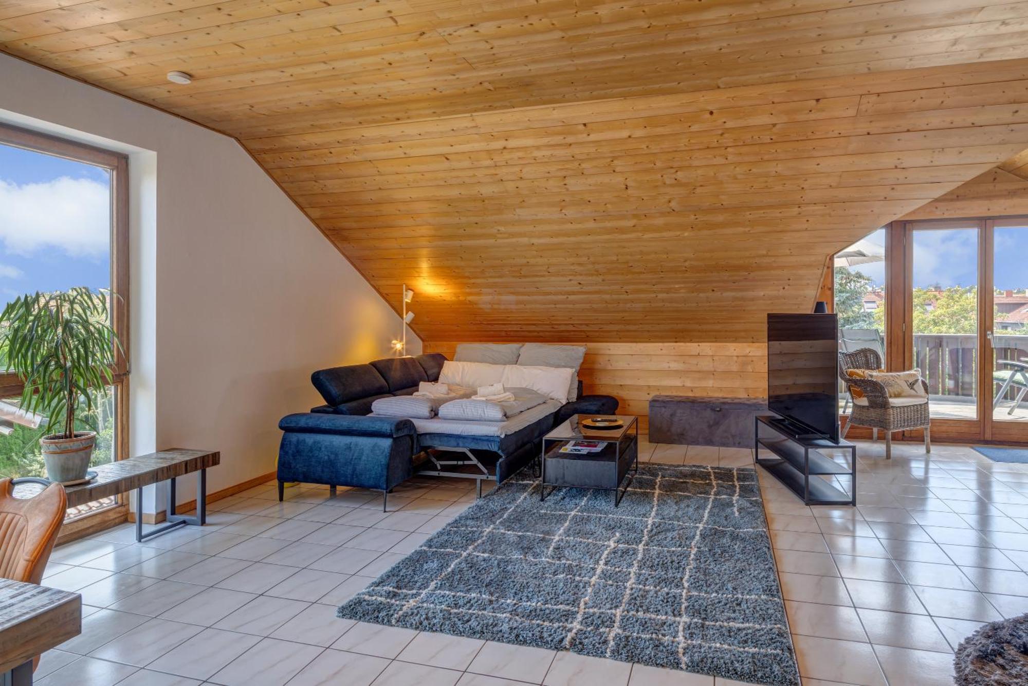 Apartment Stylish Loft With Balcony, Quiet And Spacious