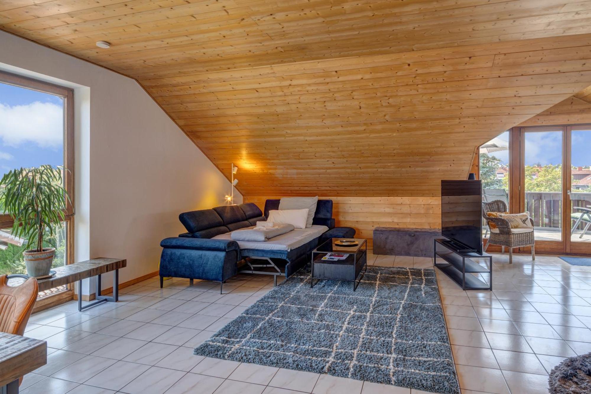Stylish Loft With Balcony, Quiet And Spacious Apartment *