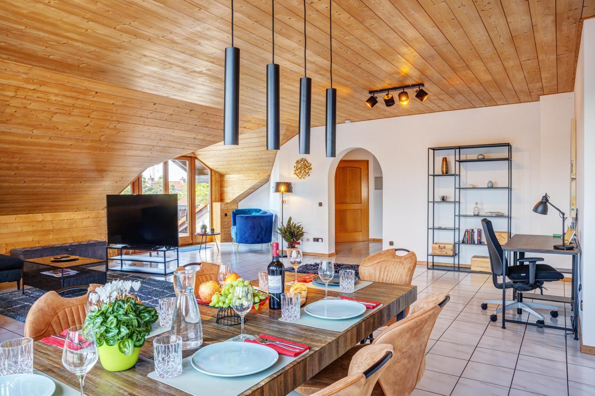 Stylish Loft With Balcony, Quiet And Spacious * Unterschleissheim